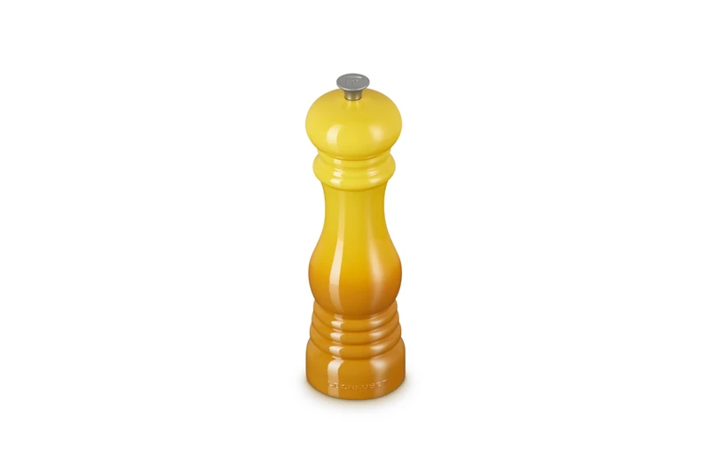 Le Creuset Classic Adjustable Pepper Mill Grinder, Chip-Resistant ABS Plastic, Anti-Corrosion, 40 g, 21 cm, Nectar, 44001216720000
