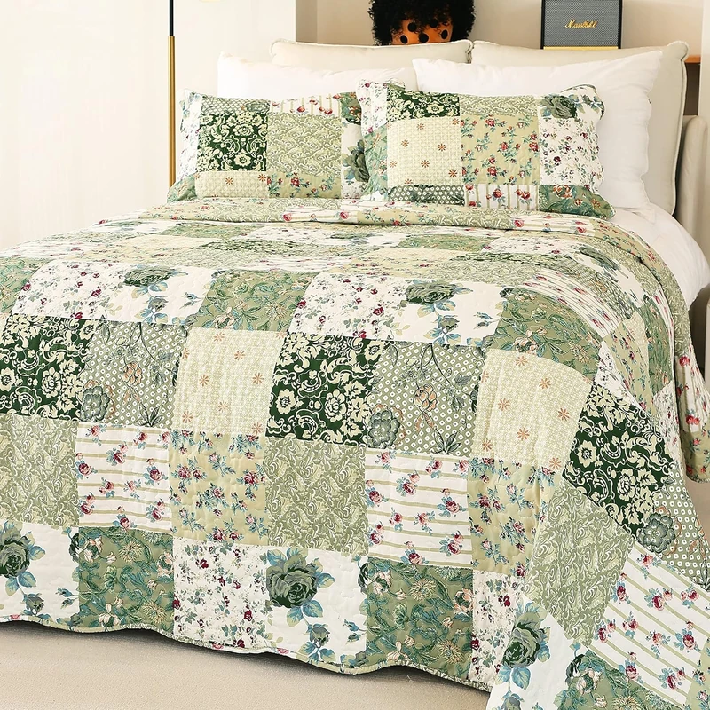 Cmfshape Summer Floral Oversized King Quilted Bedspread,Romantic Green Quilt Set,Reversible Stitched Bedding Cover All Season,Soft Lightweight Coverlet with Pillow Cases (Green,114"x102")
