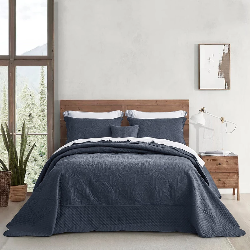 HZ & HY Oversized King Bedspread, Embossed Damask, Navy Blue