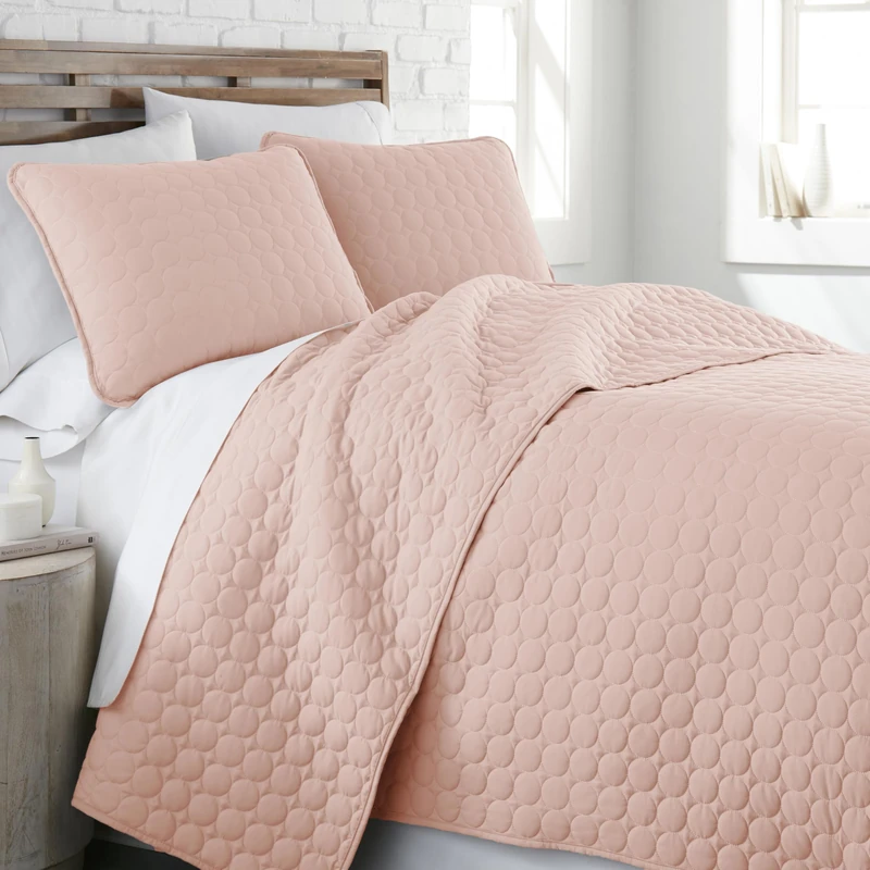 Southshore Fine Living, Inc. Oversized Full Size Quilt Bedding Set, Lightweight Bedspread, Soft Coverlet 3-Piece Set with Two Matching Quilted Pillow Shams, All Season Full/Queen Quilts, Pastel Pink