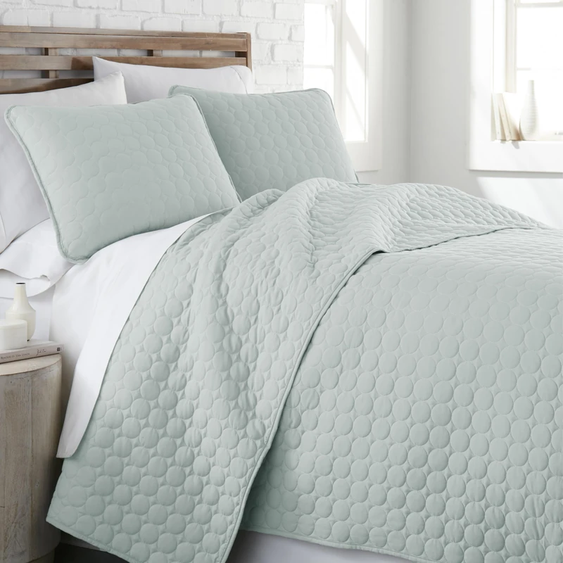 Southshore Fine Living, Inc. Oversized Full Size Quilt Bedding Set, Lightweight Bedspread, Soft Coverlet 3-Piece Set with Two Matching Quilted Pillow Shams, All Season Full/Queen Quilts, Light Green