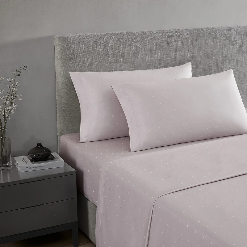 Vera Wang - Queen Sheet Set, Sateen Cotton Bedding, 800 Thread Count, Soft & Smooth (Eyelet Pink, Queen)