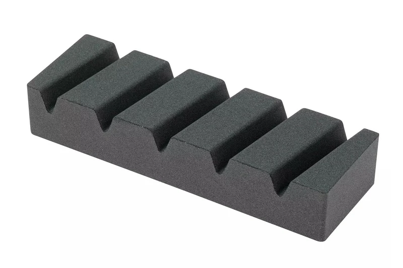 KAI Seki Magoroku Flattening Stone - stone for maintenance and flattening, sharpening stone whetstone for knives, dimensions: 17 x 5.5 x 3 cm