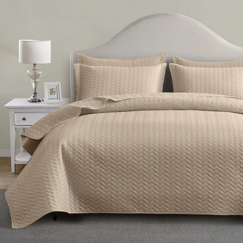 Maple&Stone Quilt Set Queen Size, Lightweight Beige Bedspread Ultrasonic Chevron Pattern Light Coverlet for All Season Comforter Bedding Decor - 3 Piece Full Bed Cover Sets