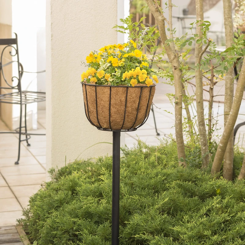 VegTrug Windsor Aqua Tower Basket on Spike