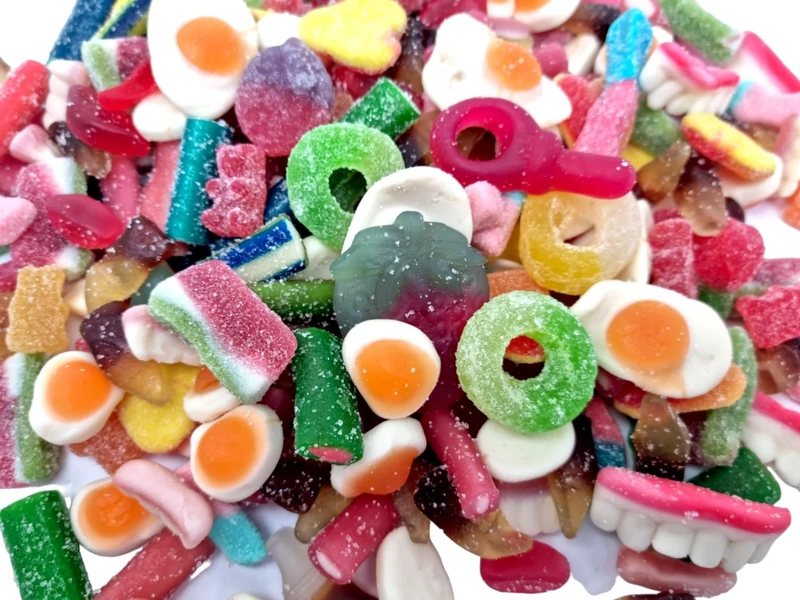 CR Snacking Pick & Mix Sweets 1kg - 20 Varieties Fizzy, sour and Jelly Sweets, premium quality pick and mix sweets, Large Retro Candy Assortment Bag - for Children, Adults, Christmas