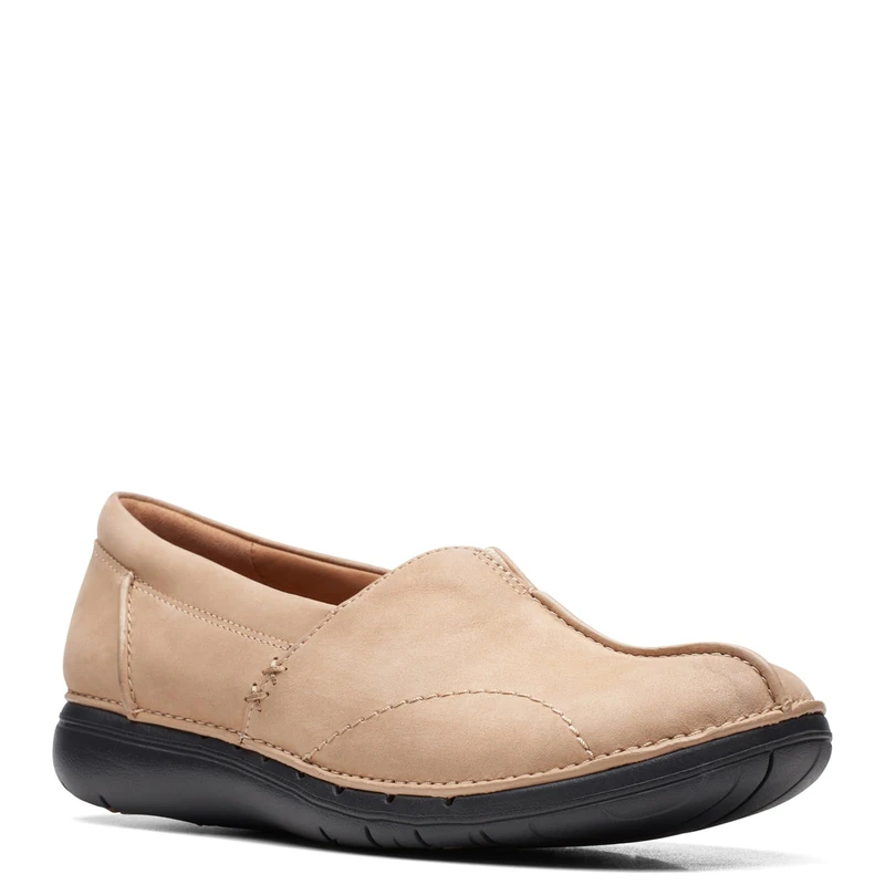 Clarks Women's Un Loop Stride Loafer, Nougat, 7