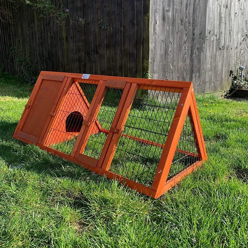 Bunny Business Apex Run with Enclosure Rabbit/Guinea Run Hutch Hutches, 4ft Triangular Runs (RED-APEX-HVY)