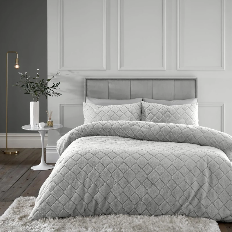 Catherine Lansfield Cosy Diamond Faux Fur Double Duvet Cover Set with Pillowcases Silver Grey