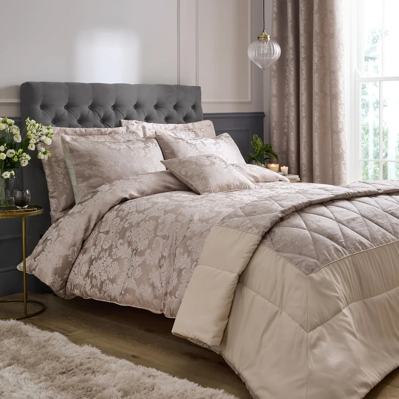 Catherine Lansfield Damask Jacquard Super King Duvet Cover Set with Pillowcases Champagne Gold