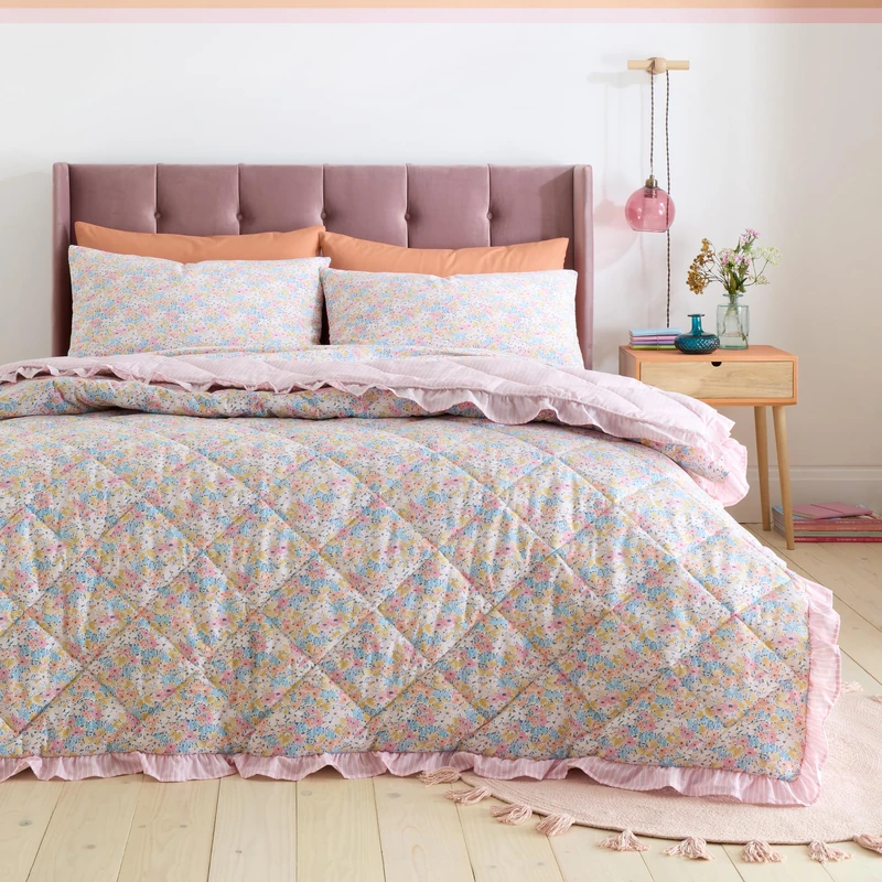 Catherine Lansfield Darcy Floral Reversible 220x230cm Bedspread Pink