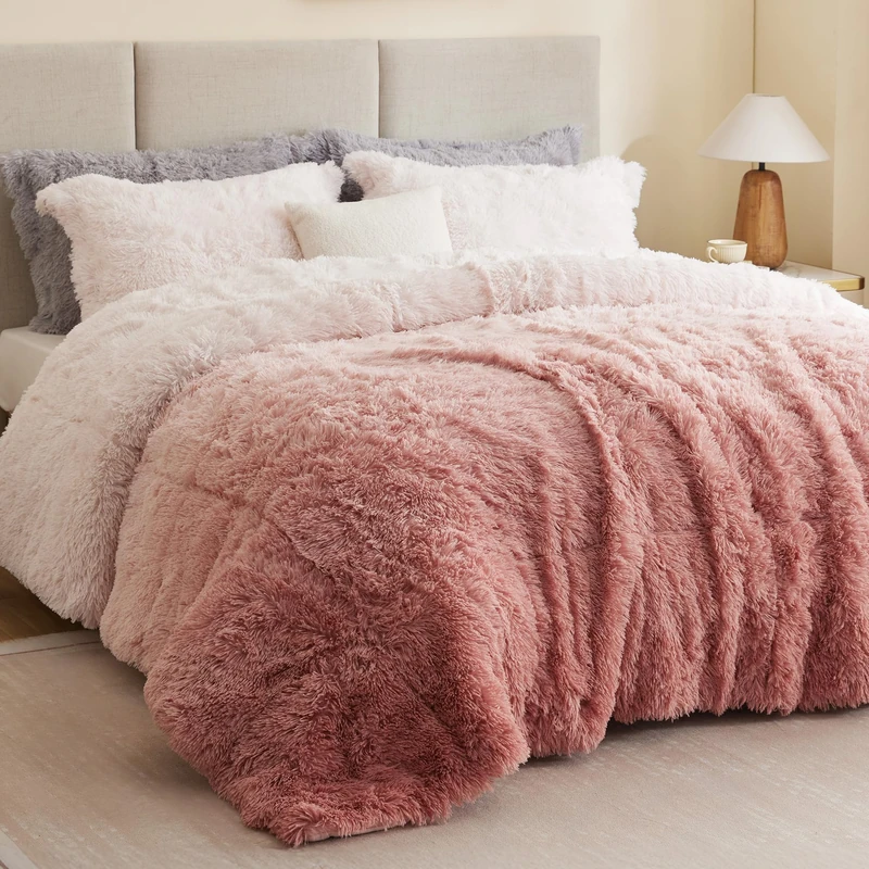 Intelligent Design Brielle, Long Shaggy Faux Fur Comforter Set, Plush Reverse, Trendy Ombre Design, Modern, Cozy All Season Bedding, Matching Sham, Full/Queen(90"x90") Blush 3 Piece