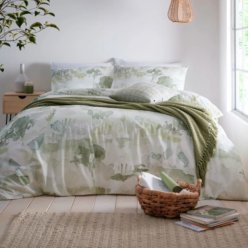 Appletree - Green Landscape Duvet Cover - King Bedding Size (230 x 220cm) - Soft 100% Cotton - 2 Pillowcases - Watercolour Art Bedding in Green - Sage Green Duvet Cover - Abstract Print Duvet