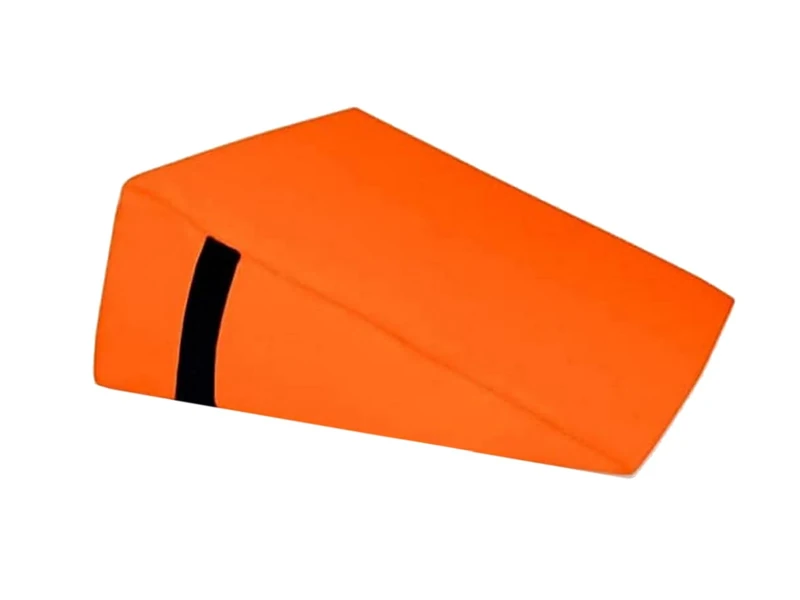 QUIRUMED Triangular cushion, measures 28 x 30 x 13 cm. Orange