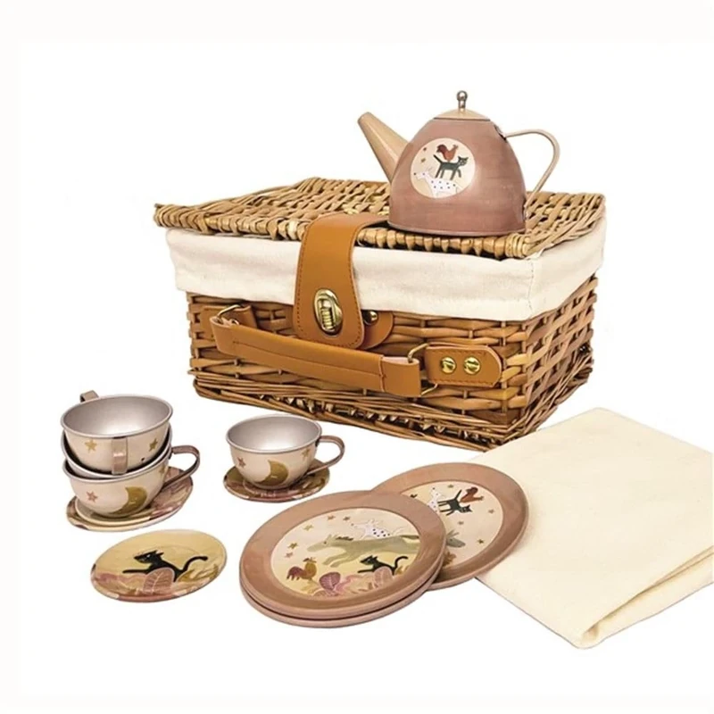 Egmont Toys 540057 – Picnic Basket with Tea Set Musicians from Bremen, Symbolic Game. Over 3 Years
