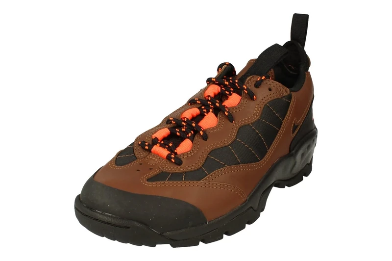 Nike Men's ACG Air Mada Sneaker, Bison/Black, 8.5