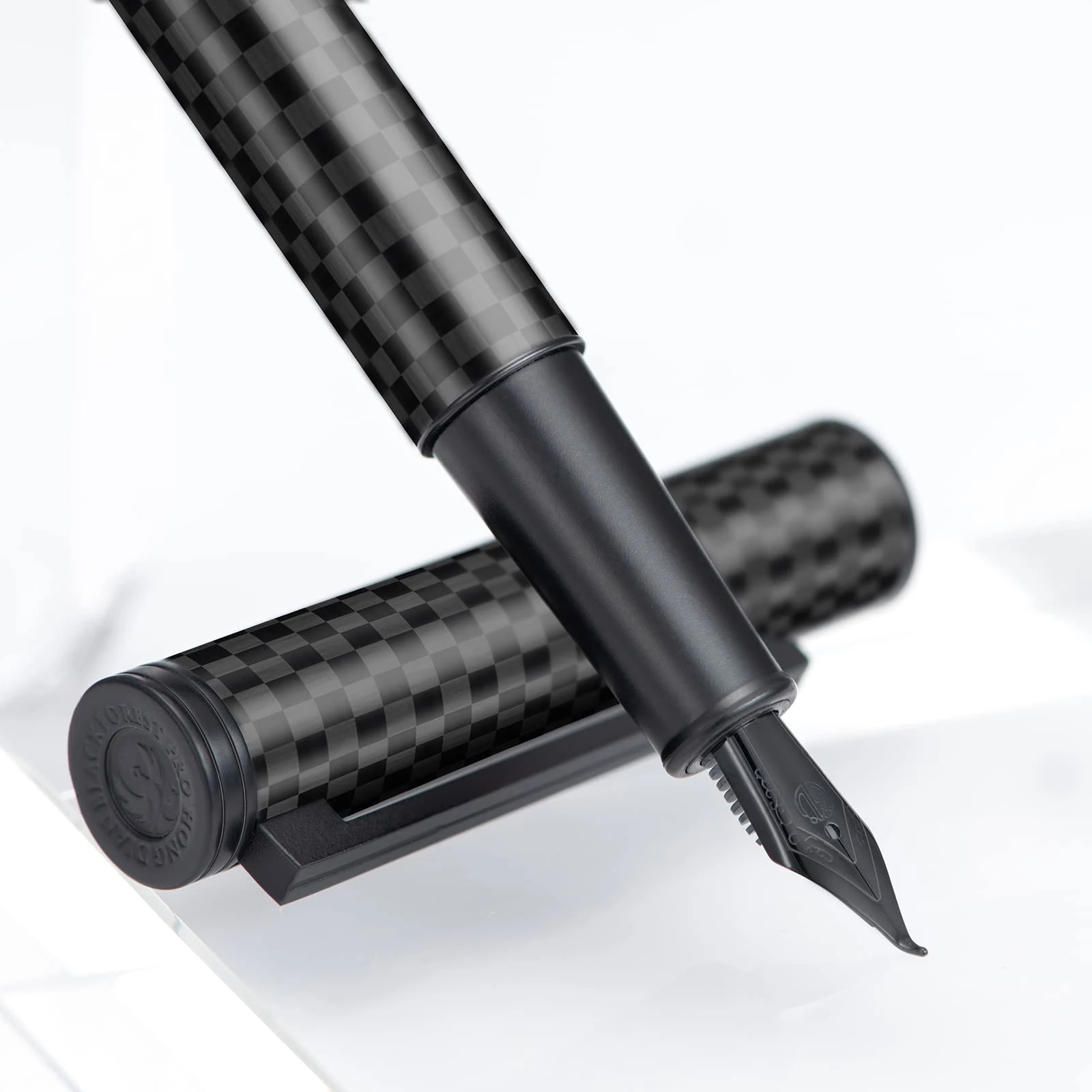Hongdian Black Carbon Fiber Fountain Pen, Bent Nib for Fude Calligraphy Writing (Fine to Broad) with Converter and Metal Pen Case Set