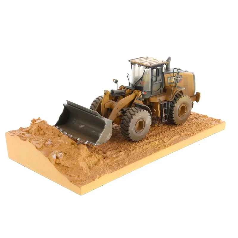 Diecast Masters 85703 - Aged Cat 966M Wheel Loader, 1:50 Scale, from 14 Years, in Cardboard flipbox, Suitable for collectors