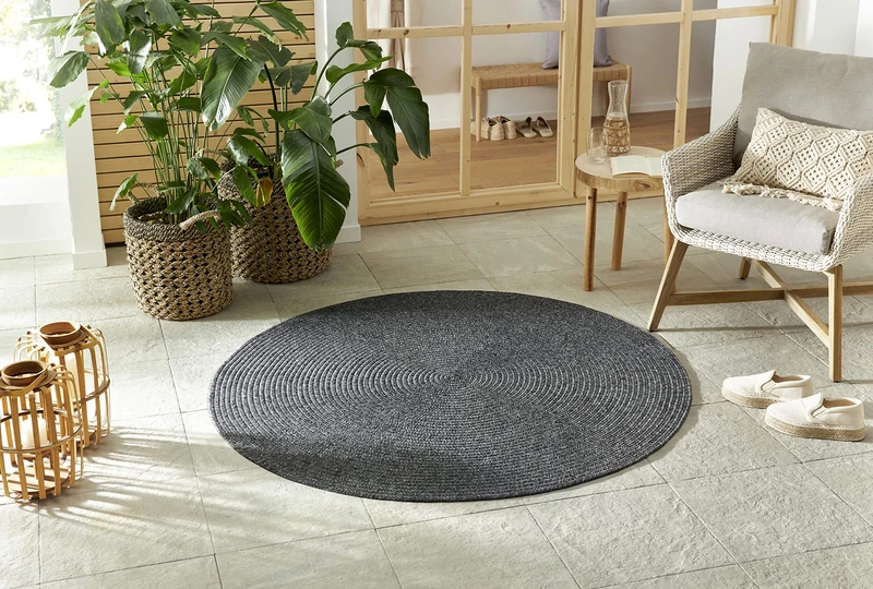 NORTHRUGS Trenzado Indoor & Outdoor Rug Round Weatherproof - Easy Care Handmade Look for Indoor and Outdoor Use Woven Outdoor Rug Runner for Balcony, Patio, Living Room, Garden - Dark Grey, Diameter