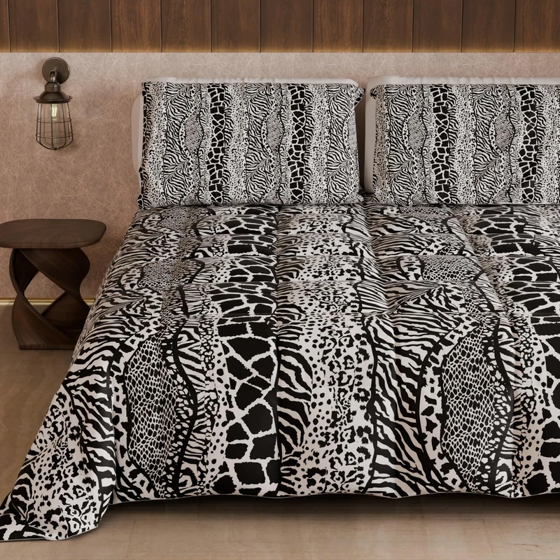 PETTI Artigiani Italiani - Winter Quilt for a Double Bed and a Half Quarter, Solid Colour and Digital Animal Print 05, Made in Italy