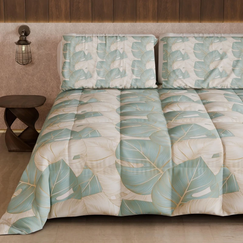 PETTI Artigiani Italiani - Winter Quilt for a Double Bed and a Half Quarter, Solid Colour and Digital Print Tropical Sky Blue, Made in Italy