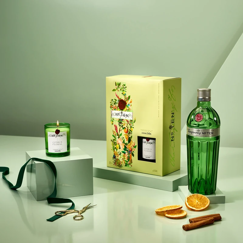 Tanqueray No. TEN Gin | 47.3% vol | 70cl | Gift Pack with a Limited Edition Candle by cent.ldn | Distilled in Small Batches with Whole Citrus Fruits & Gin Botanicals | Gift Set
