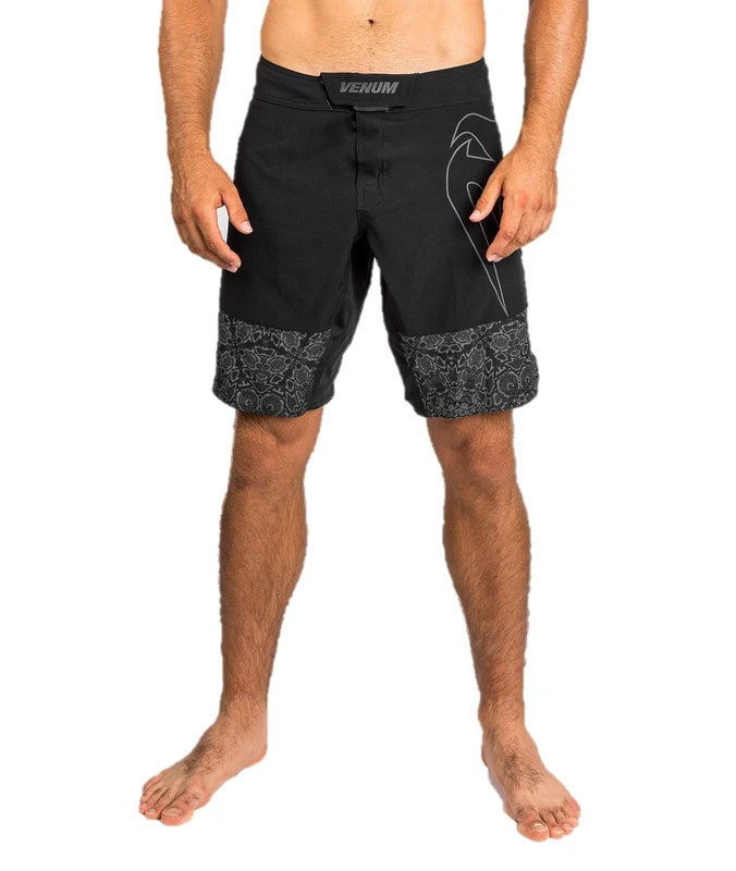 Venum Men's Light 4.0 Fightshorts Shorts, Black/Black, XX-Large