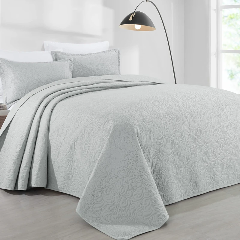 HOMBYS Alaska King 132x 120 Bedspread Coverlet Set, 3 Piece Lightweight Oversized King Quilt Bedding Set with Matching Shams, Light Grey