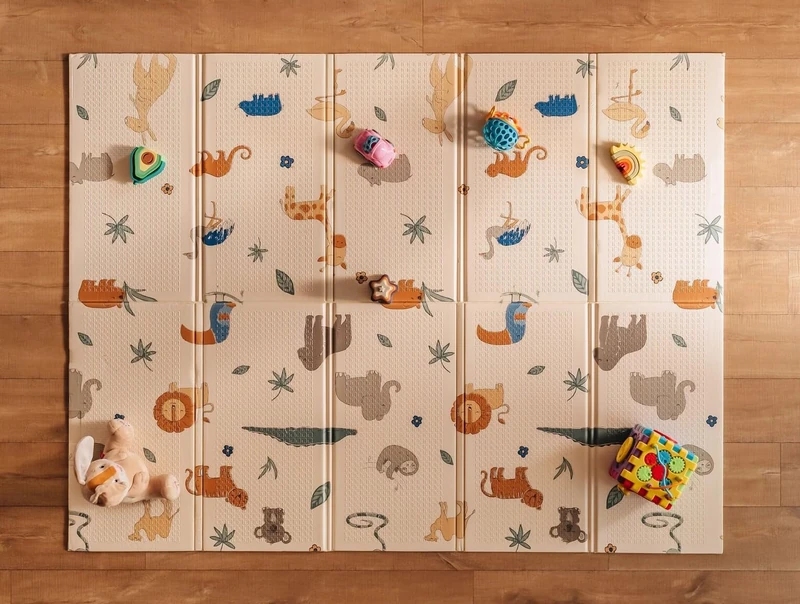 Nuby Foldable Reversible Play Mat - Easy Clean | Reversible | Waterproof | Suitable from Birth (Safari)