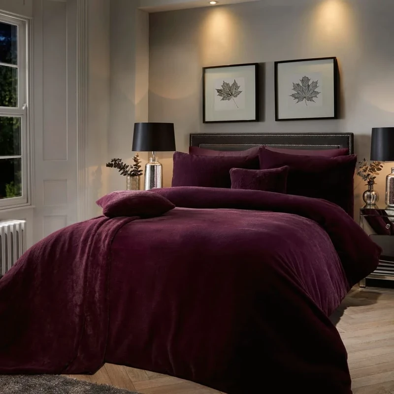 SOIREE - Natasha - Faux fur Duvet Cover Set - King Bed Size in Damson