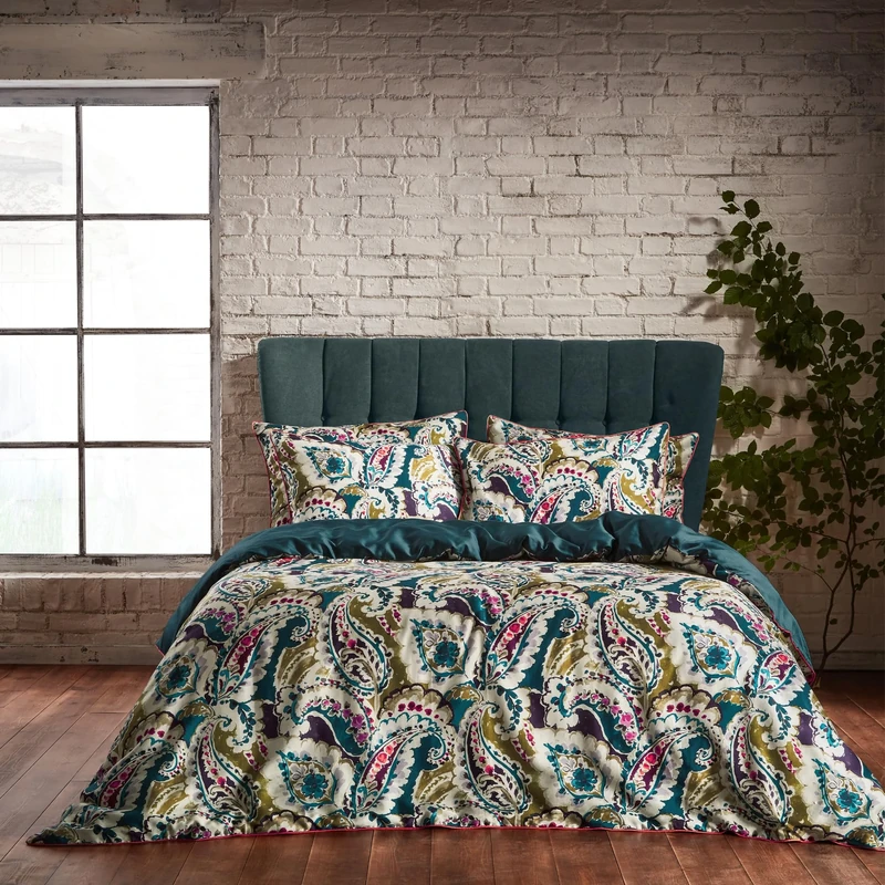Edinburgh Weavers EW Aretha Duvet Set – Paisley Design Cotton Sateen Bedding, 200 Thread Count (Teal/Olive – Super King)