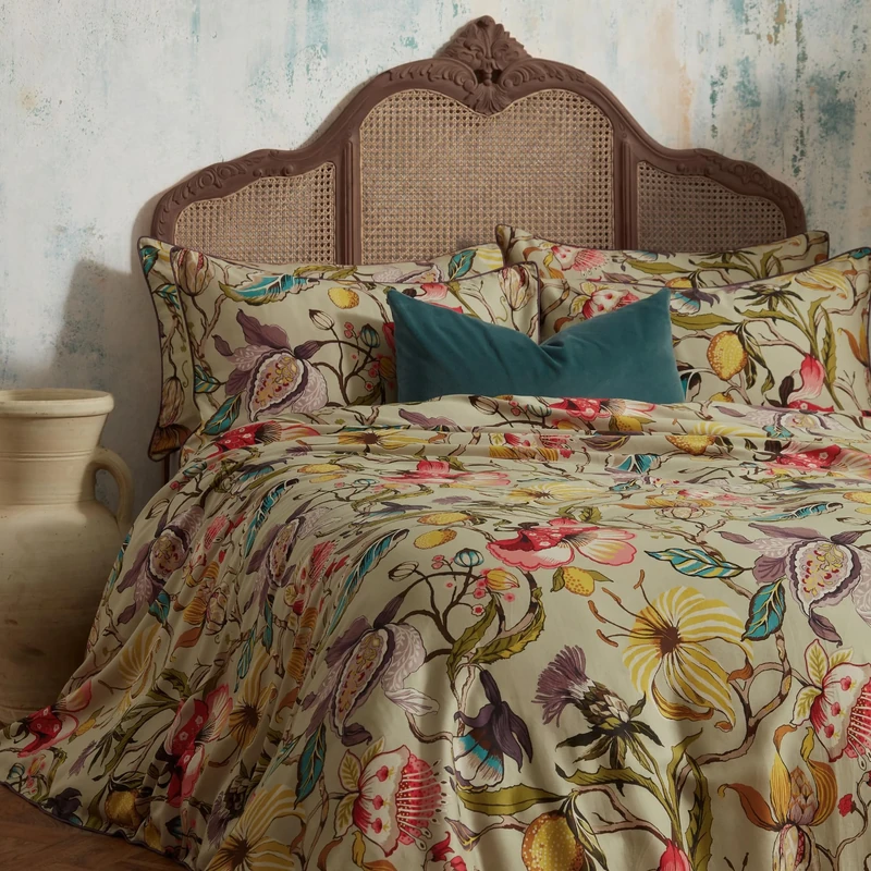 EW by Edinburgh Weavers Morton Floral Duvet Set – Luxury Cotton Sateen Bedding, Designer Floral Print, 2000 Thread Count (Chintz – Super King)
