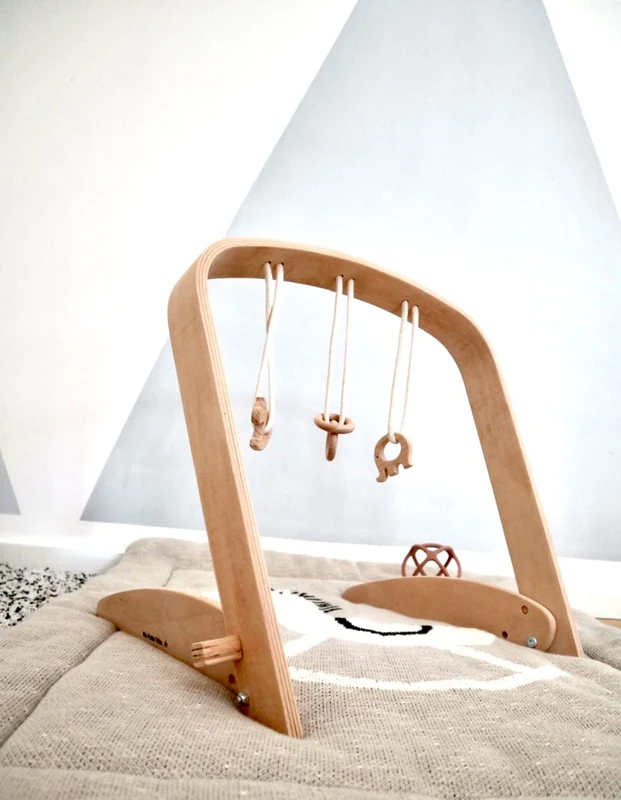 Scandinavian wooden arch with 3 rattles