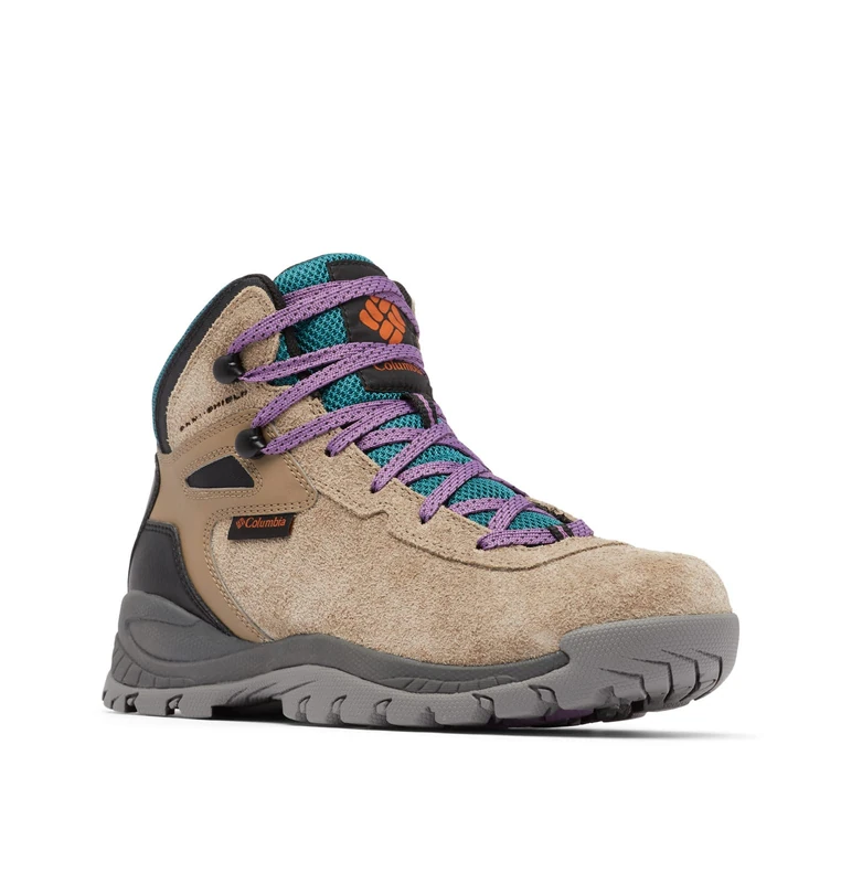Columbia Women's Newton Ridge Bc Hiking Shoe, Wet Sand/Cedar, 7