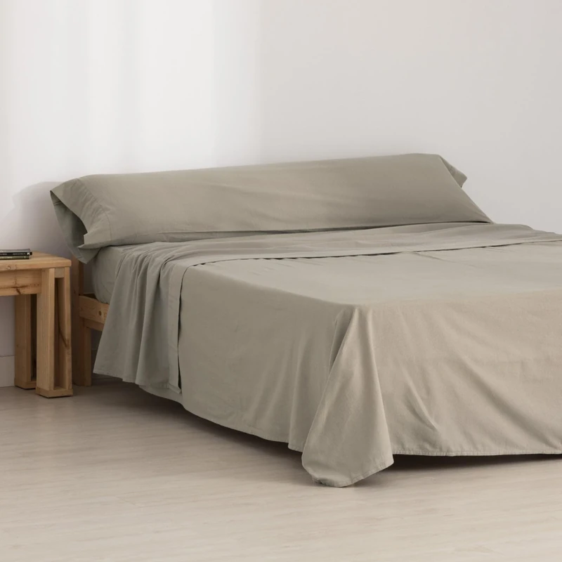 BELUM | Green Flannel Sheet Set 135 100% Cotton, Sheet Set Consists of: Top: 210 x 270 cm, Fitted Sheet: 140 x 200 cm + 30 cm Bellow. Pillow 45 x 155