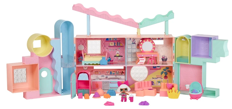 L.O.L. Surprise! Squish Sand Magic House with Tot Diva Playset