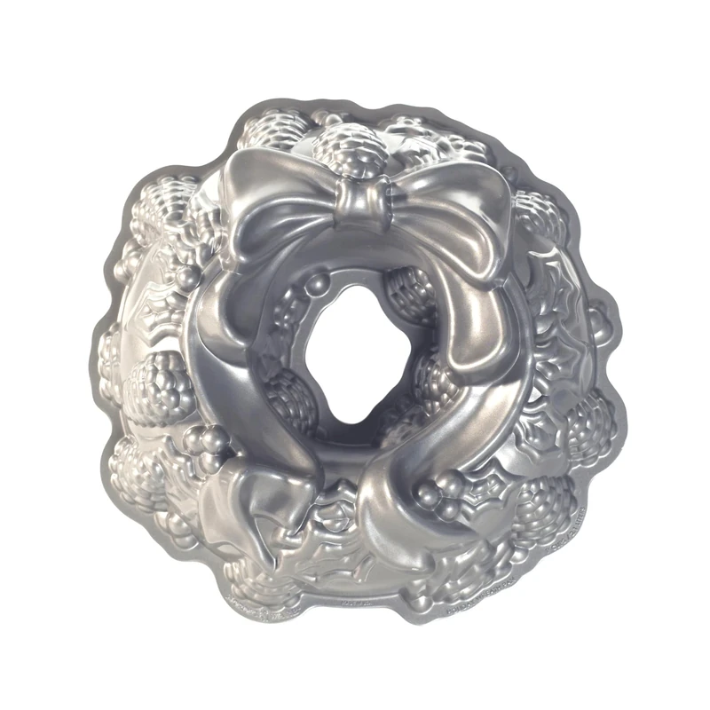 Nordic Ware Autumn Wreath Bundt Pan, Seasonal Aluminium Bundt Tin, Bundt Cake Tin with Autumnal Pattern, Premium Cake Mould Made in The USA, Colour: Bronze