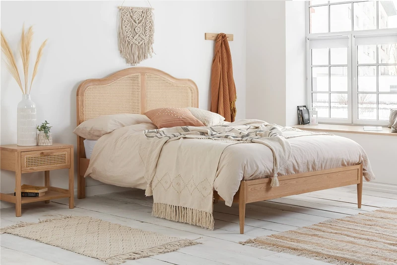 Birlea 135CM LEONIE RATTAN BED OAK