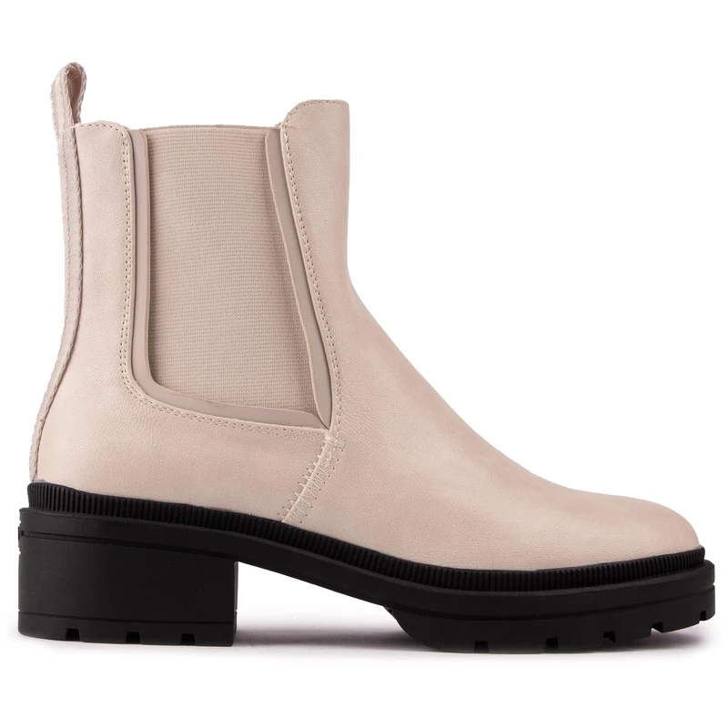 Rocket Dog Women's Iggie Bone 5