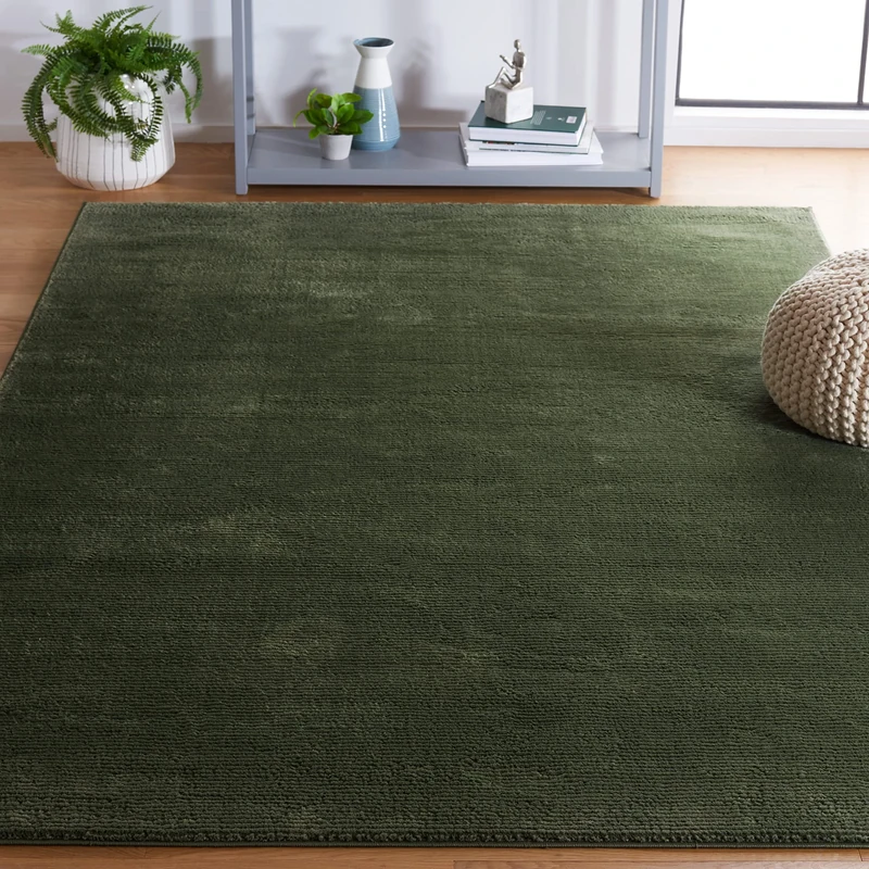 Safavieh Contemporary Rug for Living Room, Dining Room, Bedroom - Revive Collection, Short Pile, in Green, 200 x 200 cm