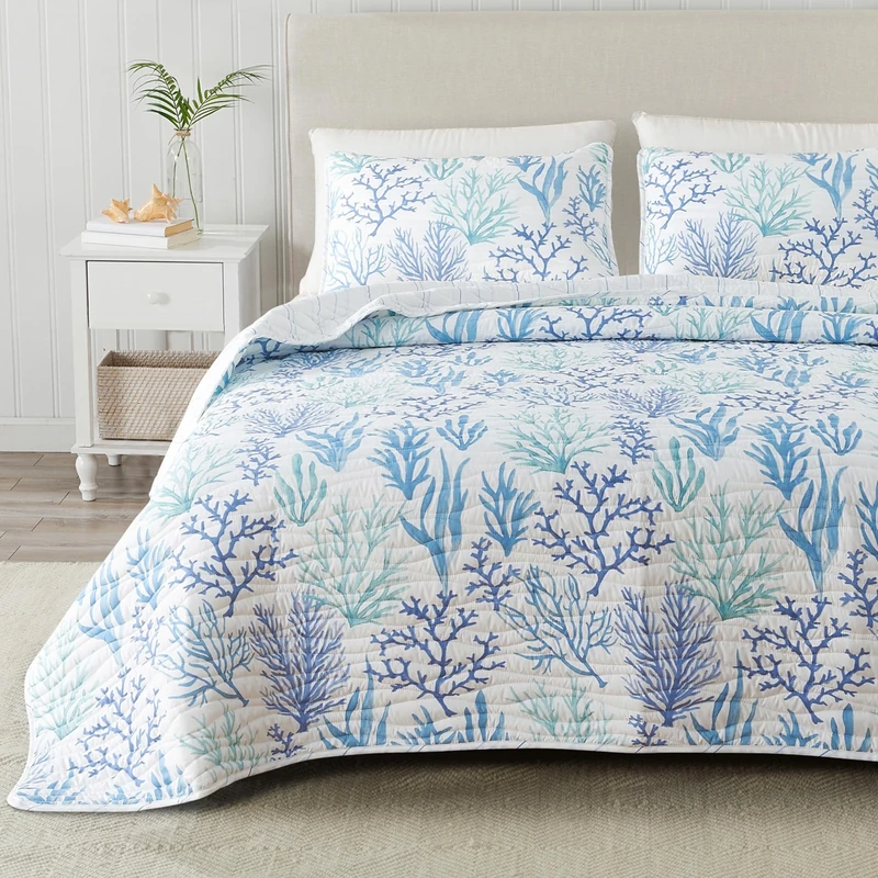 King Coastal Quilt Bedding Set, Summer Coastal Quilt with Shams, Beach 3-Piece Reversible Bedspread Quilt Set. Lightweight Nautical Quilted Coverlet. Amelia Island Collection, Watercolor Coral