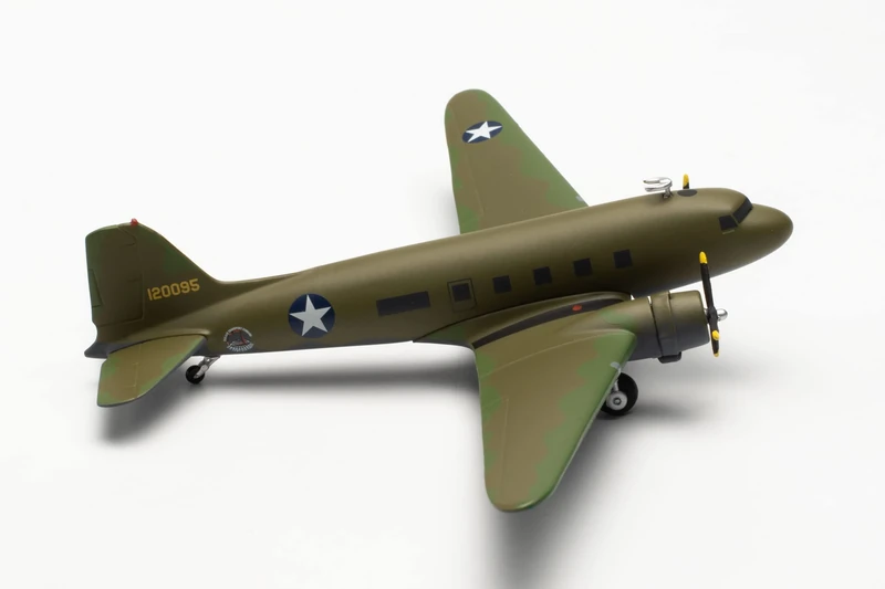 herpa airplane model Vintage Wings Douglas C-53 41-20095, scale 1:200 - aircraft model for diorama, model building, collector's item, decoration, plane without pedestal, made of metal