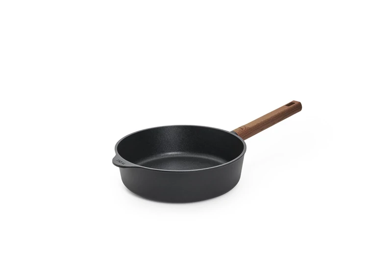 Woll Eco Logic QXR Cast High Rim Pan Inductive Diameter 24 cm 7 cm High with Solid Sustainable Wooden Handle Suitable for All Hob Types PFAS-Free Non-Stick Coating Cast Aluminium