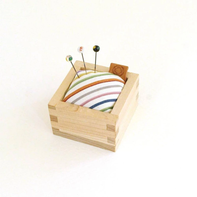 Cohana Masu Pincushion with Glass-Head pins White - 1pc - Image 1