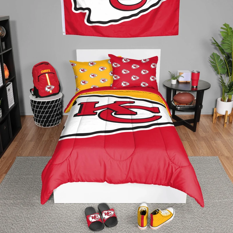 FOCO Kansas City Chiefs 3 Pack Comforter Set (Comforter and 2 Shams) - Twin