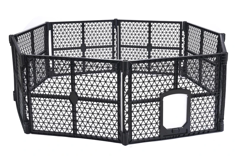 Lanco - 8-Panel Plastic Cage with Door. Easy Assembly and Transfer. Resistant. For Interiors and Exteriors. Measurements: 8 Panels, 67x67x26 inches (L*W*H)