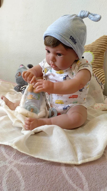 Baby Reborn Hugo.Silicone Vinyl,52cm,2.3kg,Dress and with Accessories of a Real Baby,Many Models,Quality,Safety and Durability in Our Reborns.