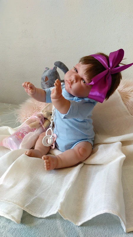 MIS MUÑECAS REBORNS Baby Reborn Premature Girl Cinthia. Brown Hair and Dark Eyes, with Red and Vinyl Very Tender, Suitable for Girls from Two Years, Made in Spain, 47 cm and 1.8 kg.