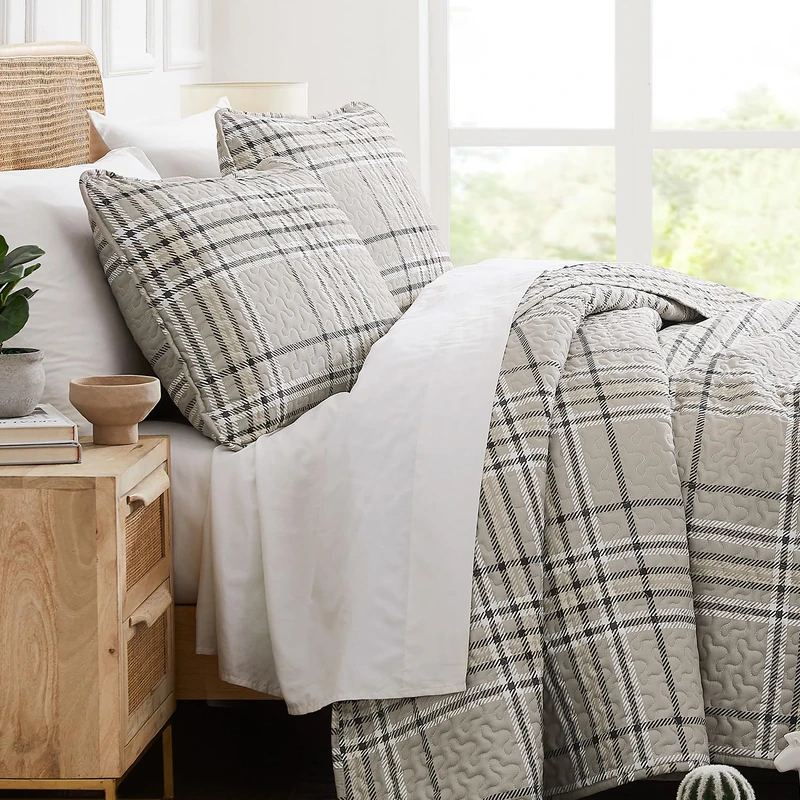 Southshore Fine Living, Inc. Oversized Coverlet Set, Plaid Quilted Bedspread Queen Size, 3-Piece Lightweight Bedding and Pillow Shams, All Season Microfiber Quilt Full Size Bed Set, Mocha Plaid