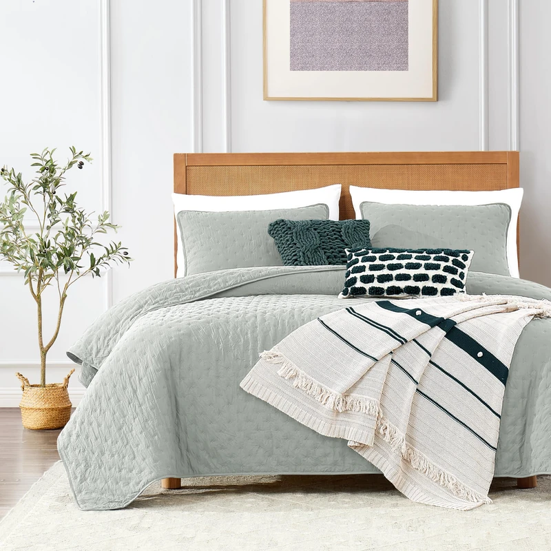 ROARINGWILD California Cal King Size Quilt Bedding Sets with Pillow Shams, Sage Green Oversized Lightweight Bedspread Coverlet, 3 Pieces, 118x106 inches